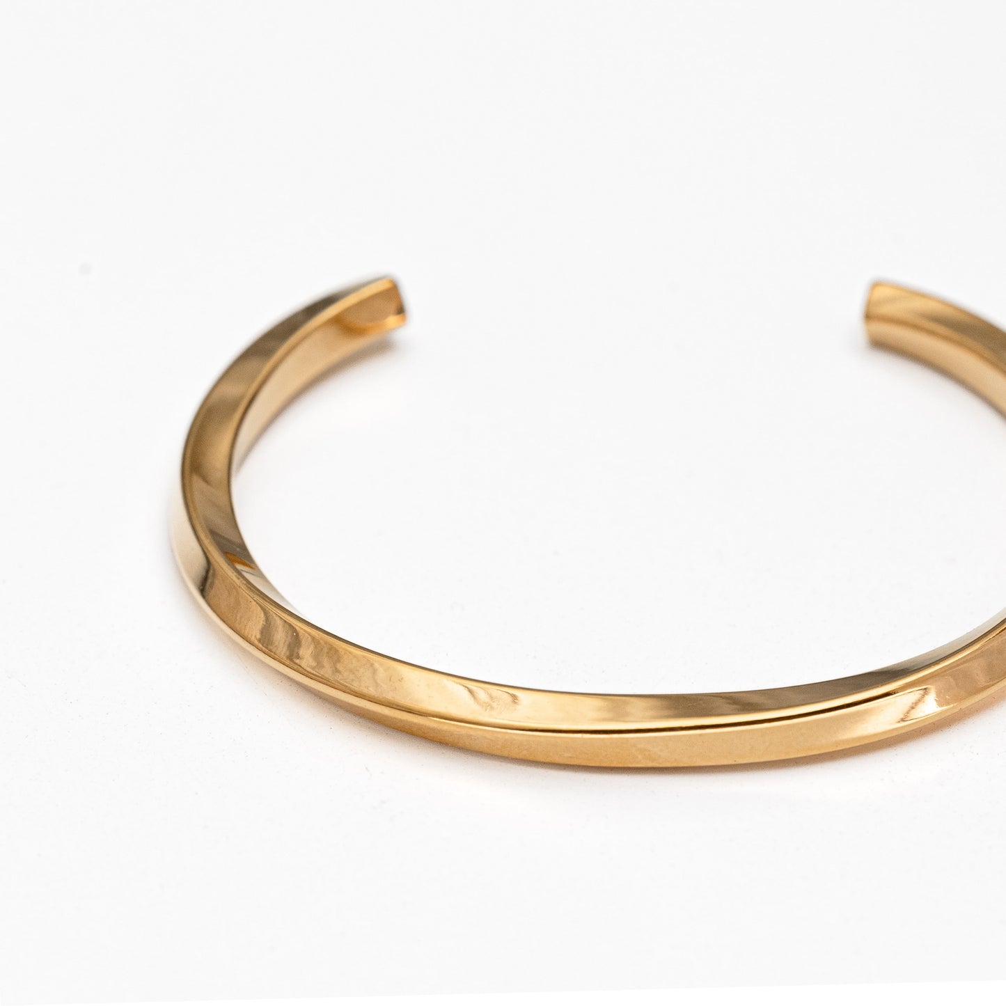 Golden Curve Bangle